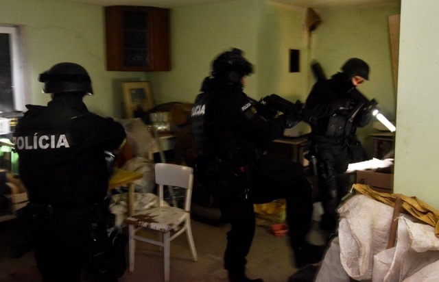 p 627519 1 slidertop2