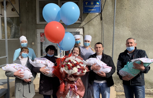 p 2371319 1 slidertop2