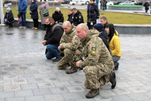 voennye na kolenyakh 163862298405Wxt