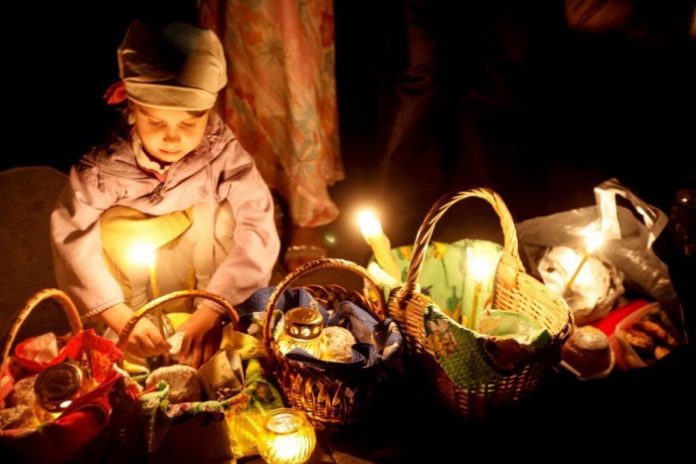 osvyachennya pasky 696x464 1