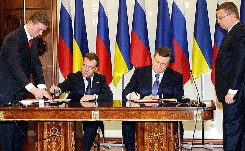 Dmitry Medvedev in Kharkov 21 April 2010 9
