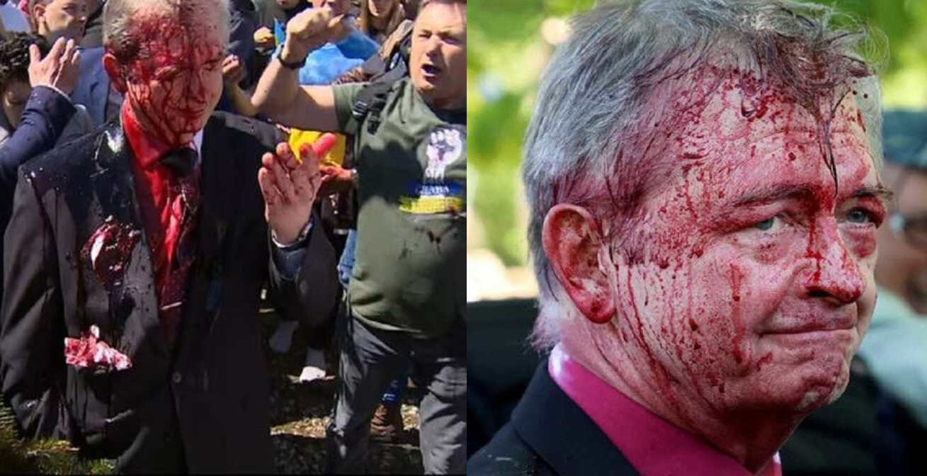 alt_облили-фарбою-посла