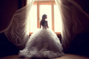 виходити заміж