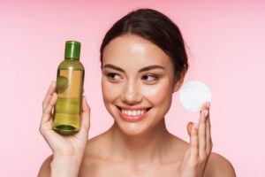 змивати макіяж