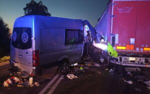 бус з українцями