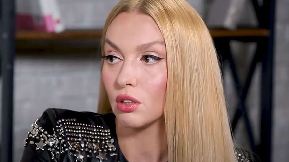 Оля Полякова