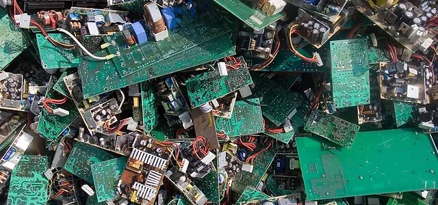 брухту срібла та золота