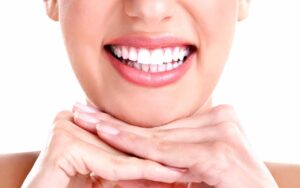 протезування зубів