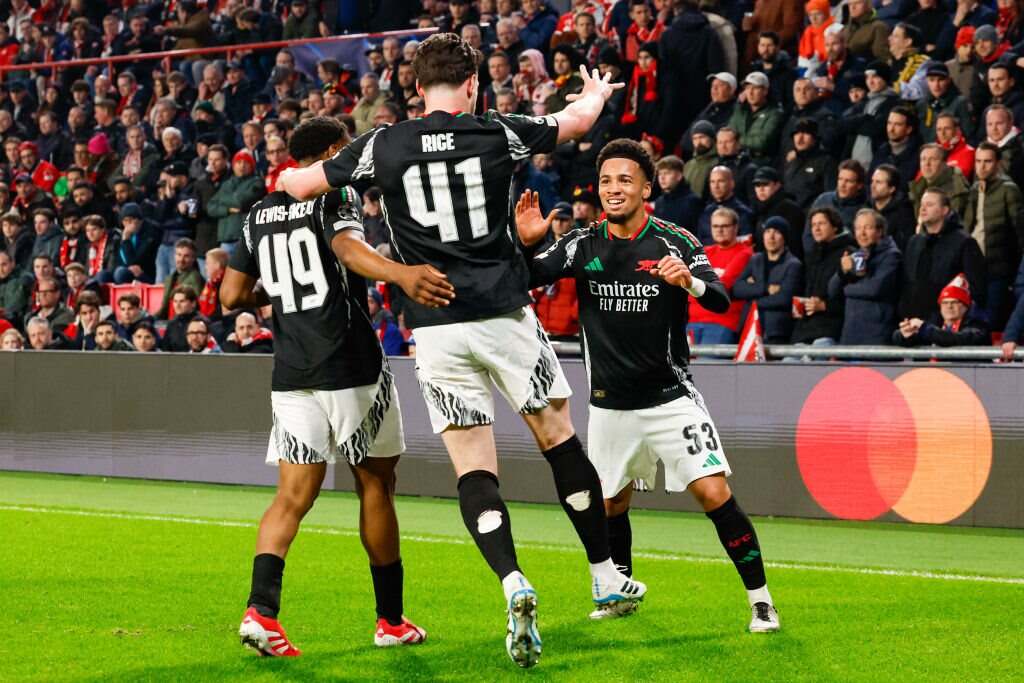 Арсенал – ПСВ