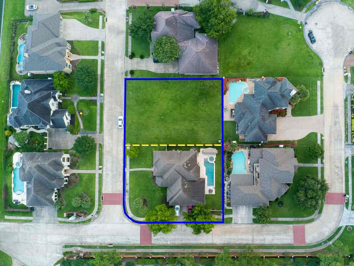 поділ земельної ділянки