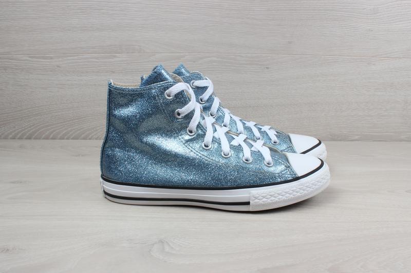 дитячих кедах