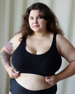 Батальні розміри топів