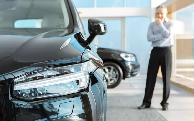 Автомобіль відкрити