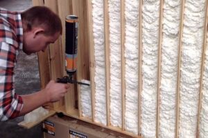 піна монтажна