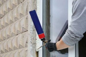 монтажна піна в балоні