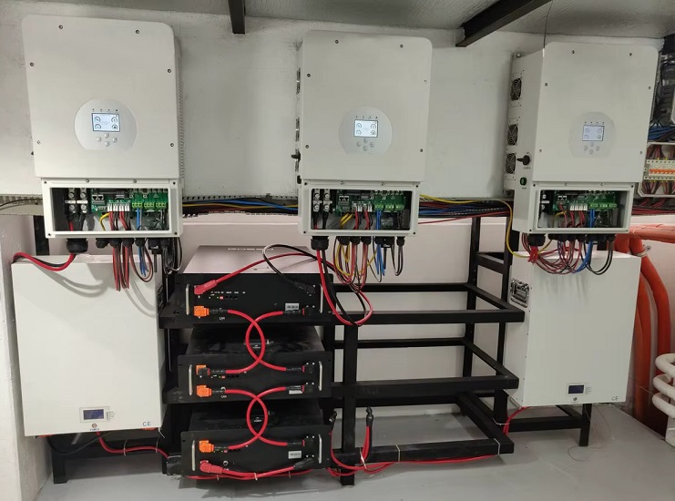 Гібридний інвертор Deye SUN-20K-SG01HP3-EU-AM2