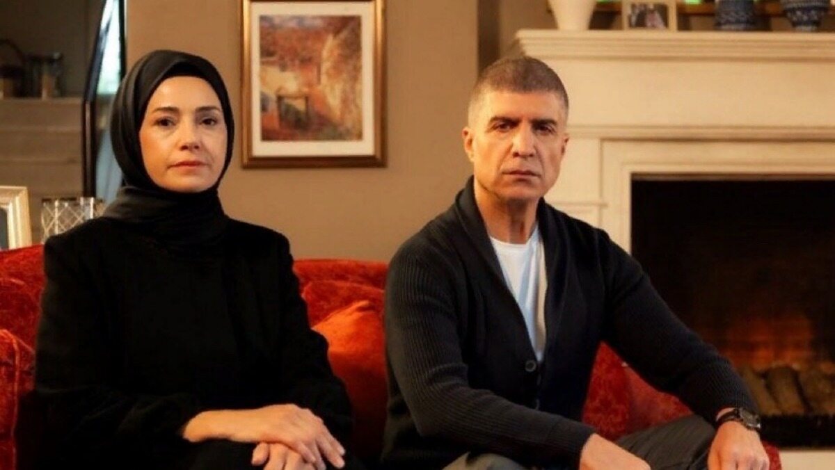 Червоні бутони