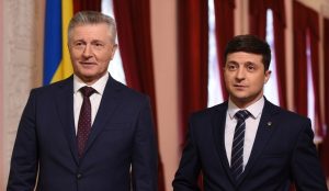 Чим закінчився серіал Слуга народу 2019 р.