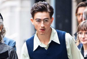 рецензія на фільм Марті Супрім 2026